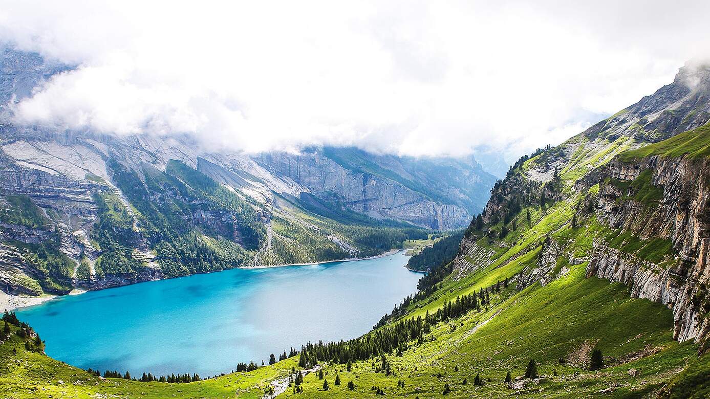 Lago di montagna Alpi Urimat